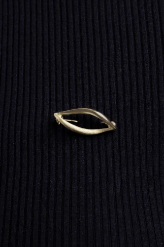 Elegancka broszka, złota