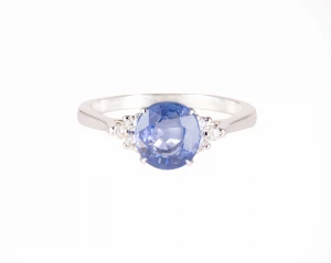 Złoty pierścionek z szafirem ok. 1,86 ct i diamentami