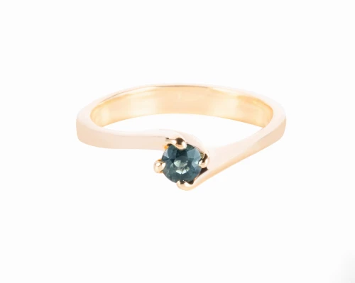 Pierścionek z szafirem ok. 0,24 ct