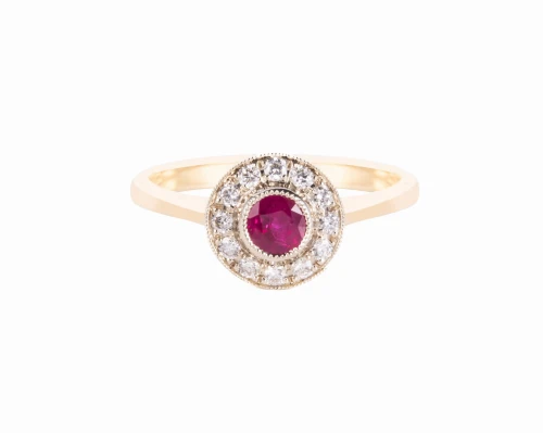 Pierścionek z rubinem ok. 0,38 ct i diamentami ok. 0,18 ct