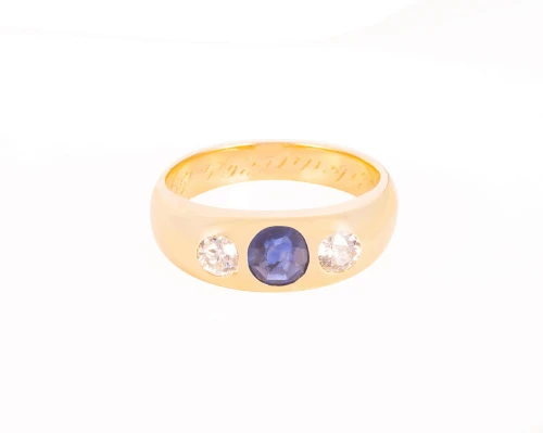 Pierścionek z szafirem ok. 0,50 ct i 2 diamentami