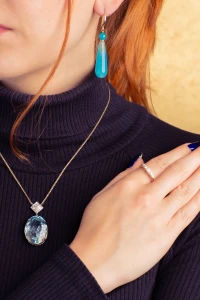 Pierścionek z 5 diamentami, ok. 0,33 ct, złoto 750