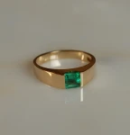 Złoty pierścionek ze szmaragdem z Etiopii, ok. 0,60 ct