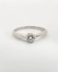 Pierścionek z diamentem o masie ok. 0,14 ct, zaręczynowy