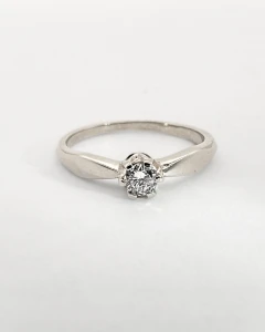 Pierścionek z diamentem o masie ok. 0,14 ct, zaręczynowy