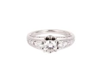 Pierścionek wysadzany brylantami łącznie 1,55 ct